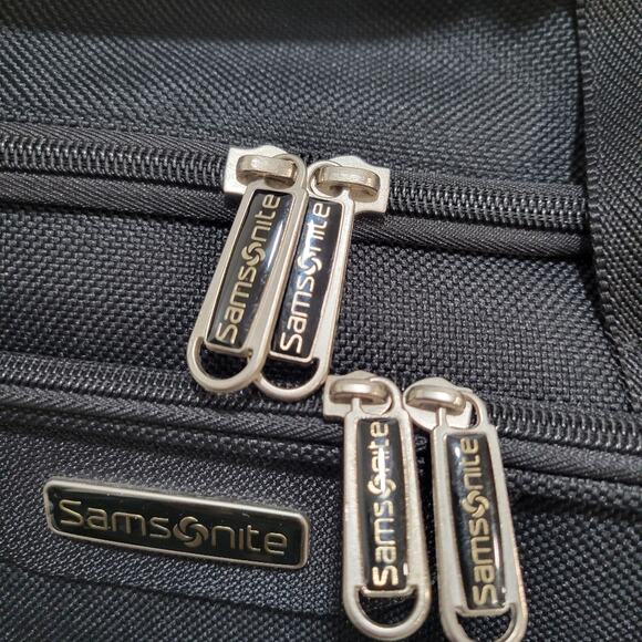 Samsonite Travel Tote Laptop Sleeve Zippered pockets EUC Measurements in photos - Picture 6 of 14